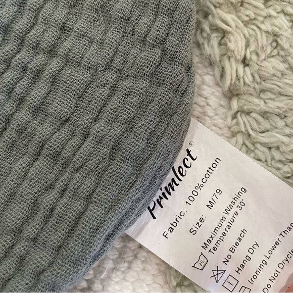 Bundle of Two Muslin Sleep Sacks - Beige Rainbow Print + Sage Green - 6-12 Month - Picture 4 of 4